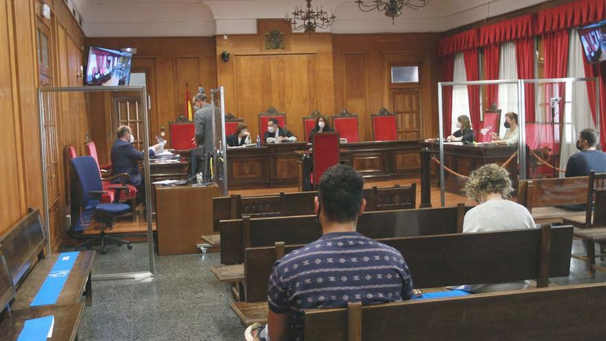 La sala de la Audiencia Provincial de Ourense en una sesión judicial. |   // I.OSORIO