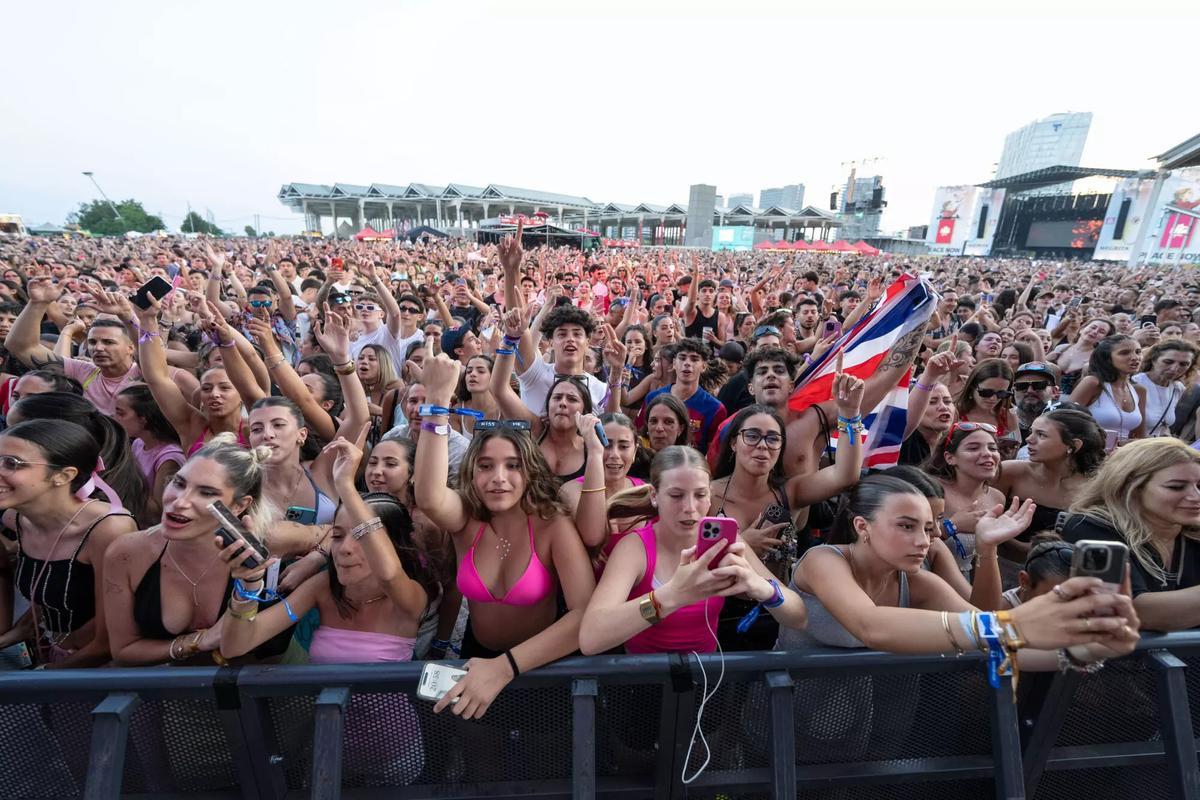 Públic a les primeres files de l'última edició del Share Festival