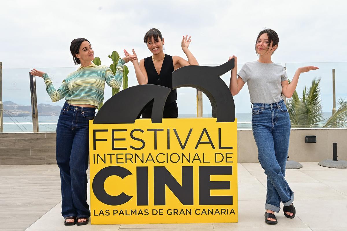 De izquierda a derecha, Macarena García, Elena Sánchez y Anna Castillo.