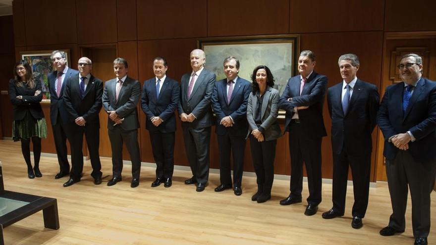 M. Borrás, Ignacio Sánchez-Asiaín, J. García Montalvo, Pedro L. Jácome, Juan Carlos Escotet Rodríguez, Javier Etcheverría, Francisco Botas, Carina Szpilka, Rodrigo Zarza, Eraña Guerra y Álvarez-Naveiro. // B.L.