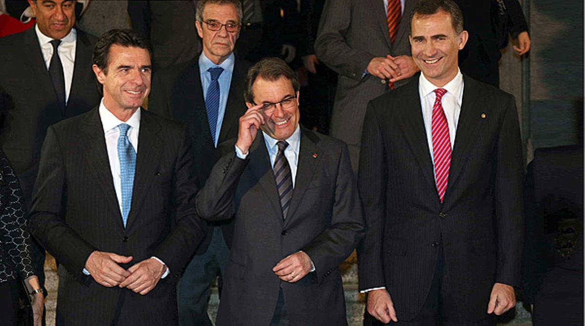 El ministre Soria, el president Mas i el príncep Felip, en el sopar del Mobile World Congress.
