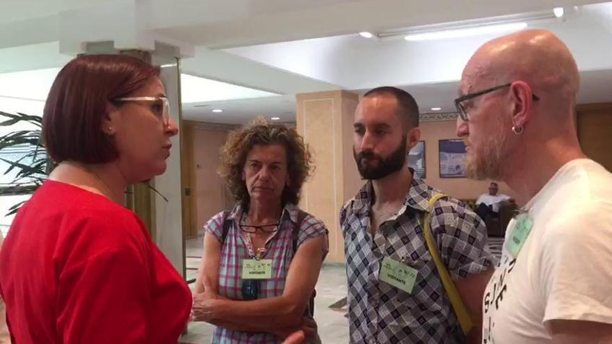 Reunión in extremis entre Isabel Franco y el colectivo LGTBI minutos antes de la votación