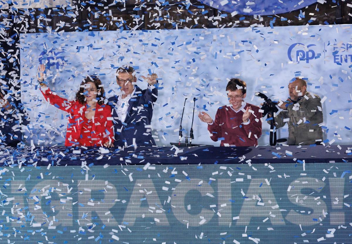 Isabel Díaz Ayuso celebra su victoria electoral en Madrid.
