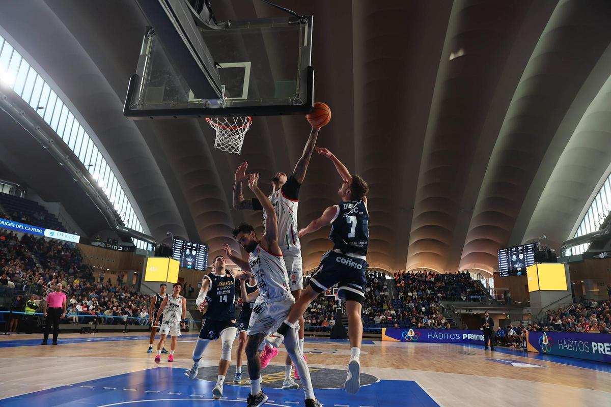 Todas las imágenes de la victoria del Alimerka Oviedo Baloncesto ante el Fibwi Palma