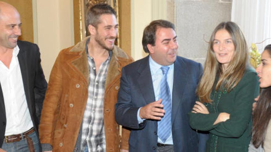 Emma Lustres, Juan Gordon, Inma Cuesta y Alberto Ammann se han reunido esta mañana con Carlos Negreira.