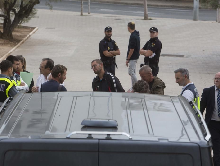 Hallan el cadáver de un indigente bajo un puente en la calle Teulada de Alicante