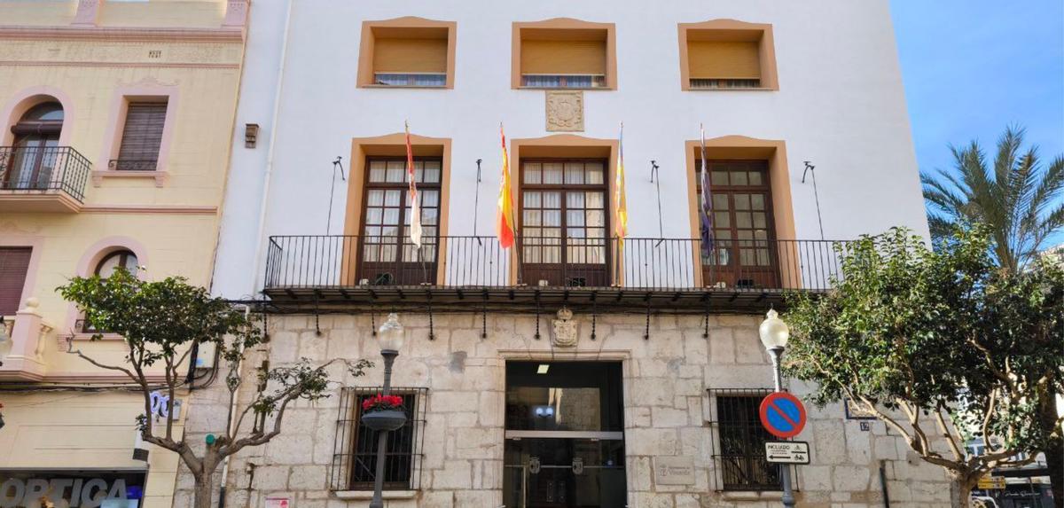 Fachada del ayuntamiento de Vinaròs.