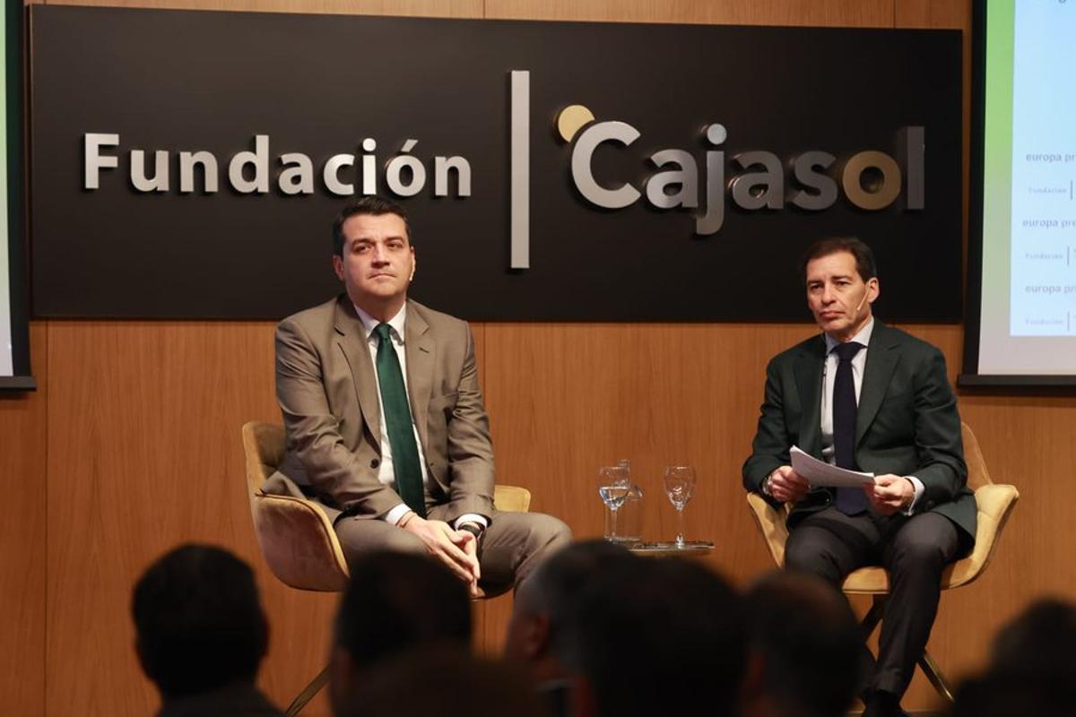 El alcalde de Córdoba, José María Bellido, en unos desayunos de Europa Press