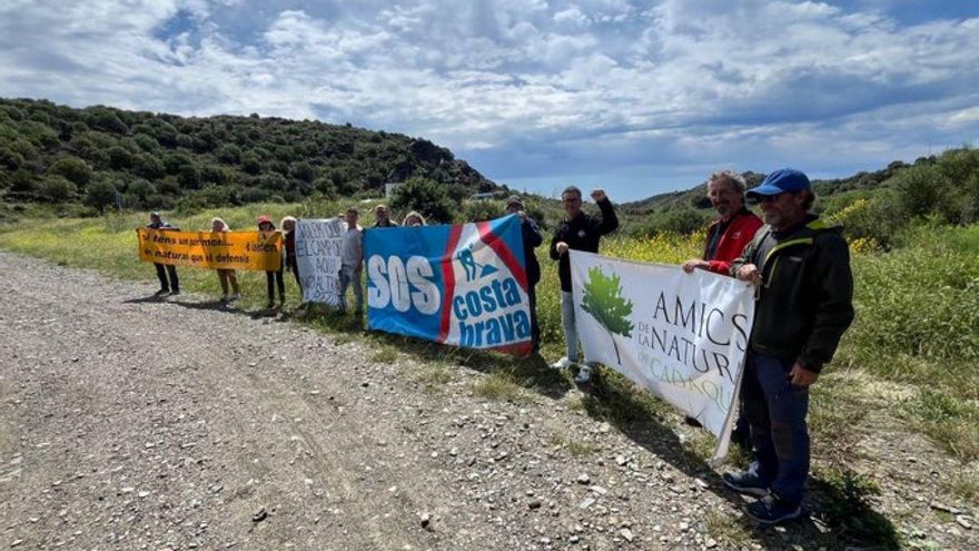 SOS Costa Brava i Amics de la Natura es mobilitzen per defensar Cadaqués de l’especulació urbanística