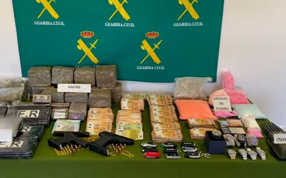 Material incautado en la operación antidroga bautizada como ‘Ferrati’. | GUARDIA CIVIL