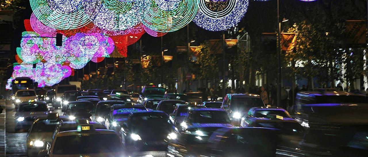 Luces navideñas en una calle de Madrid