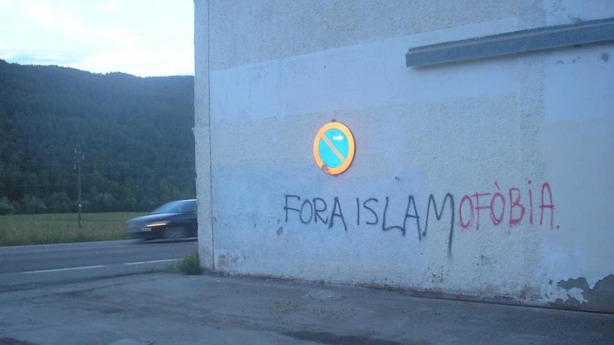 Una pintada contra l&#039;islam a Ripoll denota els problemes de convivència