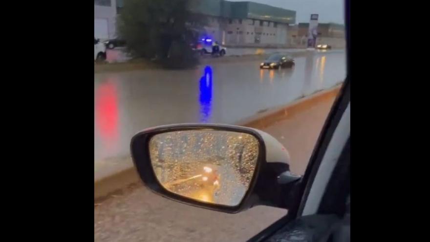 Impactantes vídeos de coches atrapados en Murcia por las inundaciones