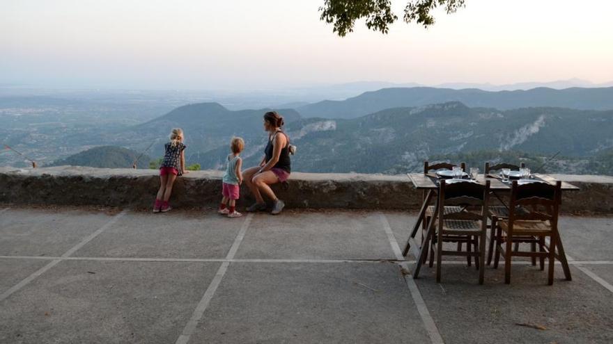 Der schöne Ausblick vom Castell d&#039;Alaró wird für Autofahrer bald leichter zu erreichen sein.