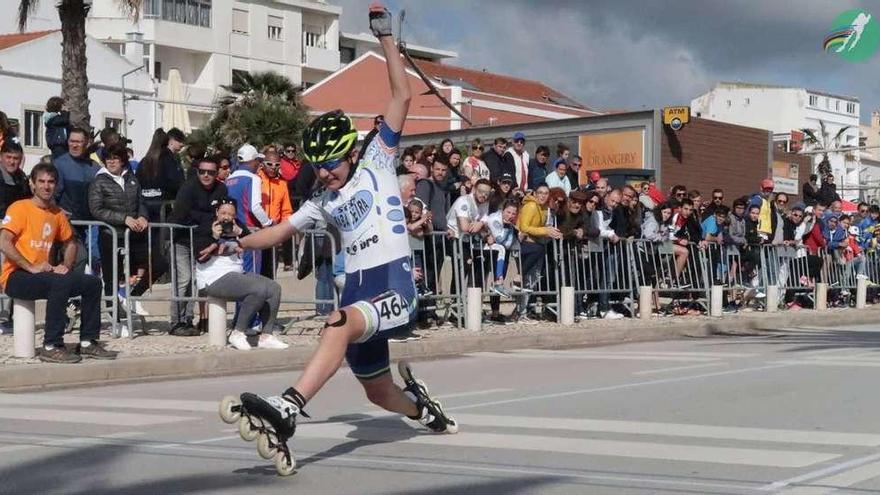 Manuel Taibo entrando en meta en una de las pruebas disputadas en Portugal el pasado sábado.