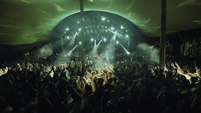 Marco Carola pinchando en Destino Five Ibiza. | PACHA ICONS