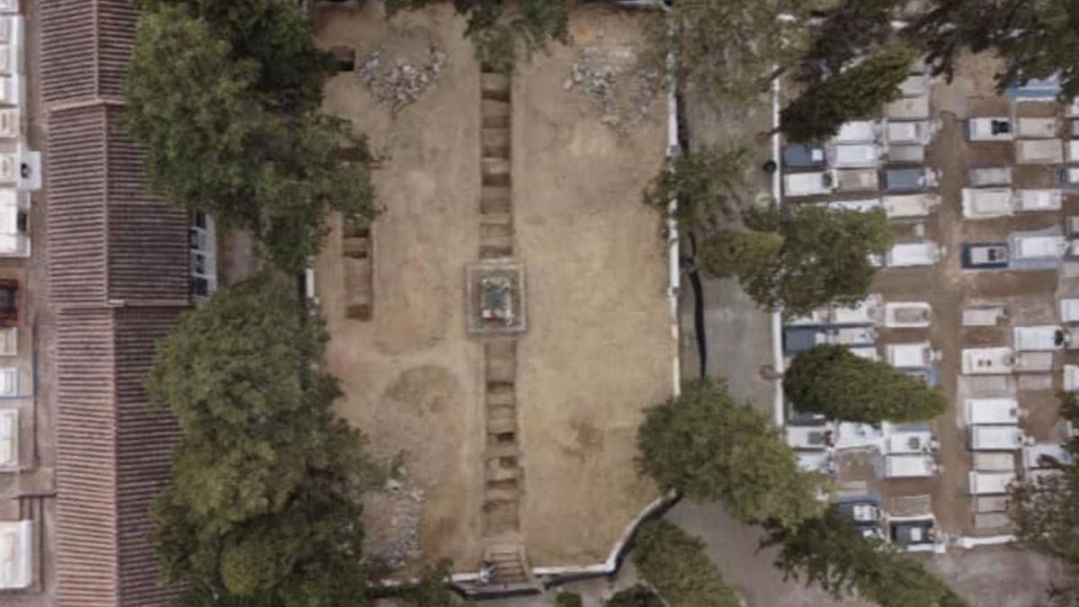Zona excavada en el cementerio de Antequera. | L.O.