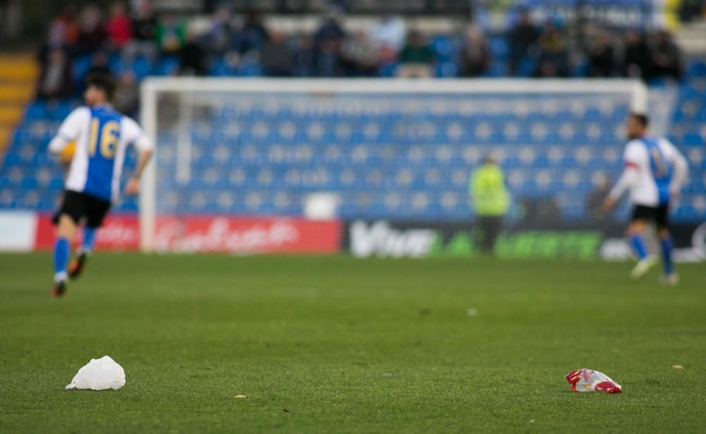 La primera parte acabó sin goles de milagro ya que el Mestalla dispuso de tres ocasiones claras y el Hércules de dos.