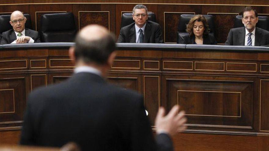 Rajoy y Rubalcaba exhiben sintonía justo antes del Consejo Europeo