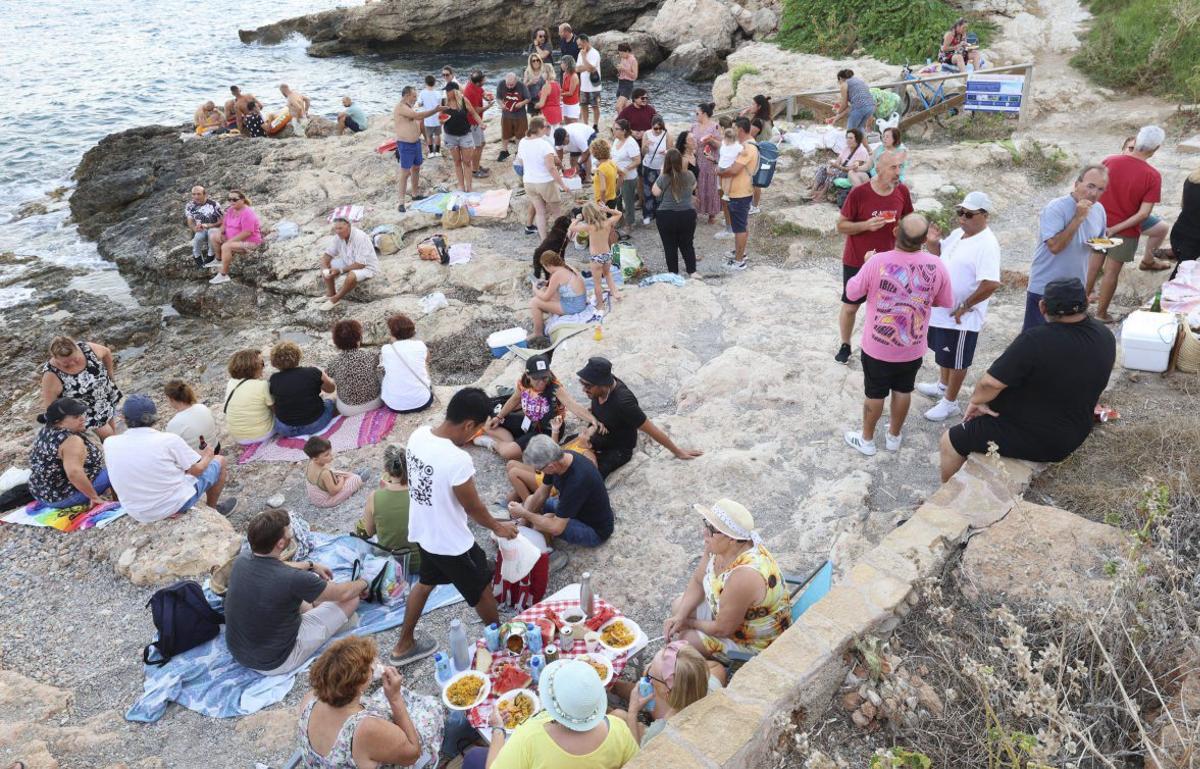 ‘Sa berenada’, una de las citas familiares más arraigadas de las fiestas. | | TONI ESCOBAR