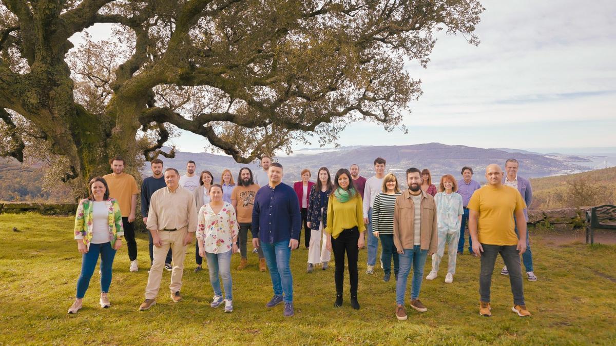 Foto de la candidatura de Manuel Lourenzo (centro).