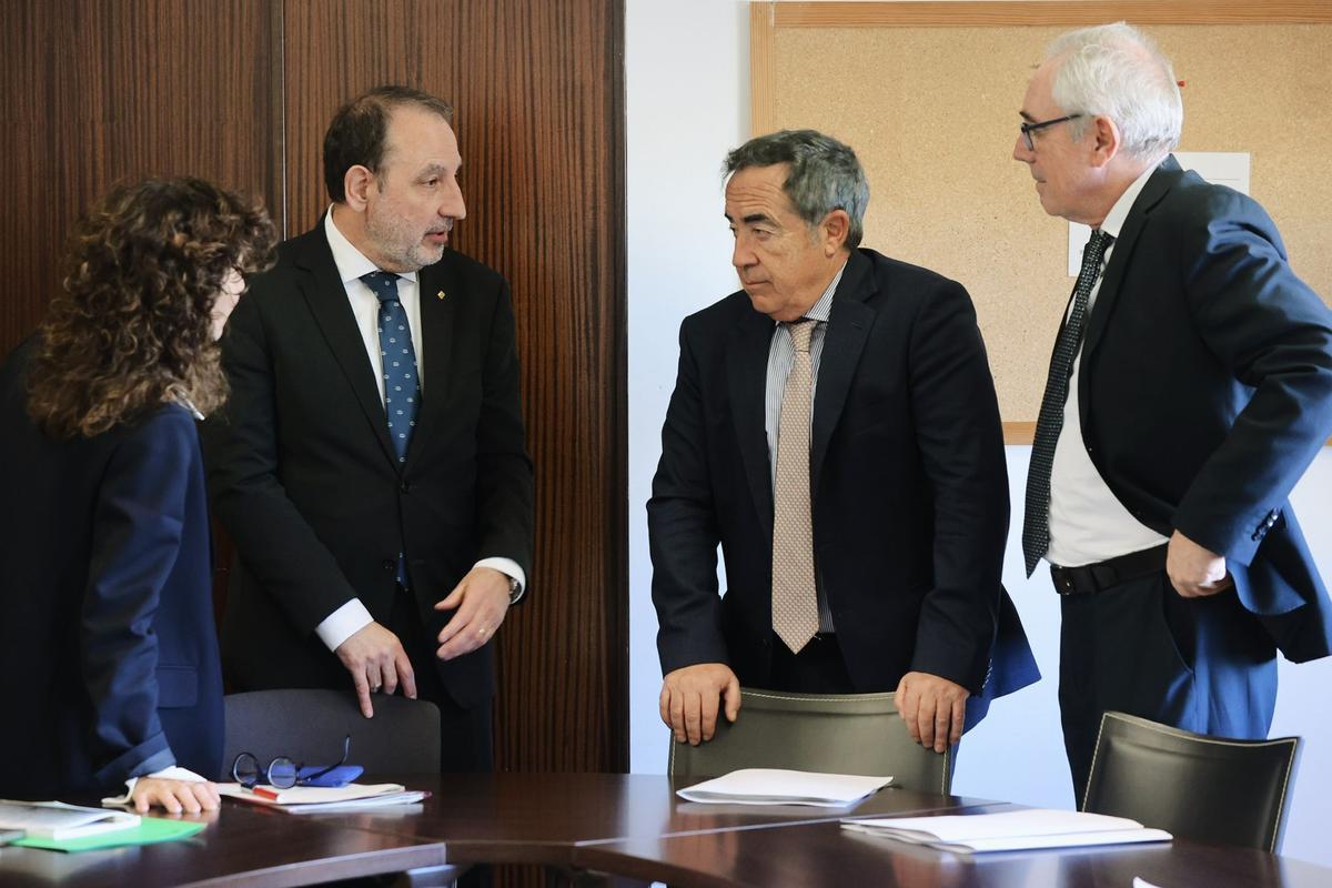 El conseller Espadaler junto al fiscal jefe de Catalunya Francisco Bañeres y el teniente fiscal Pedro Ariche