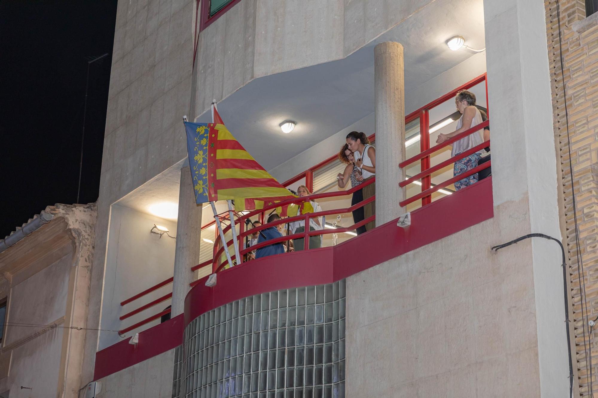Cita fallera en la procesión de Xirivella
