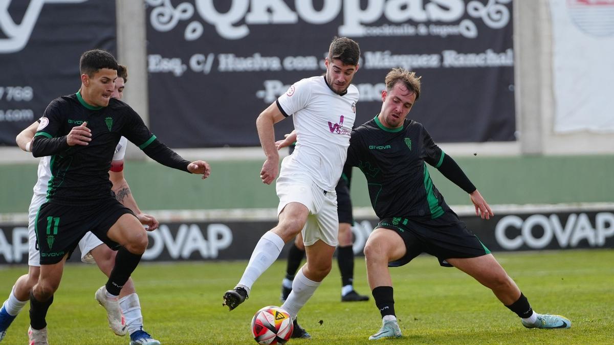 Lance del encuentro CD Pozoblanco - Córdoba CF B.