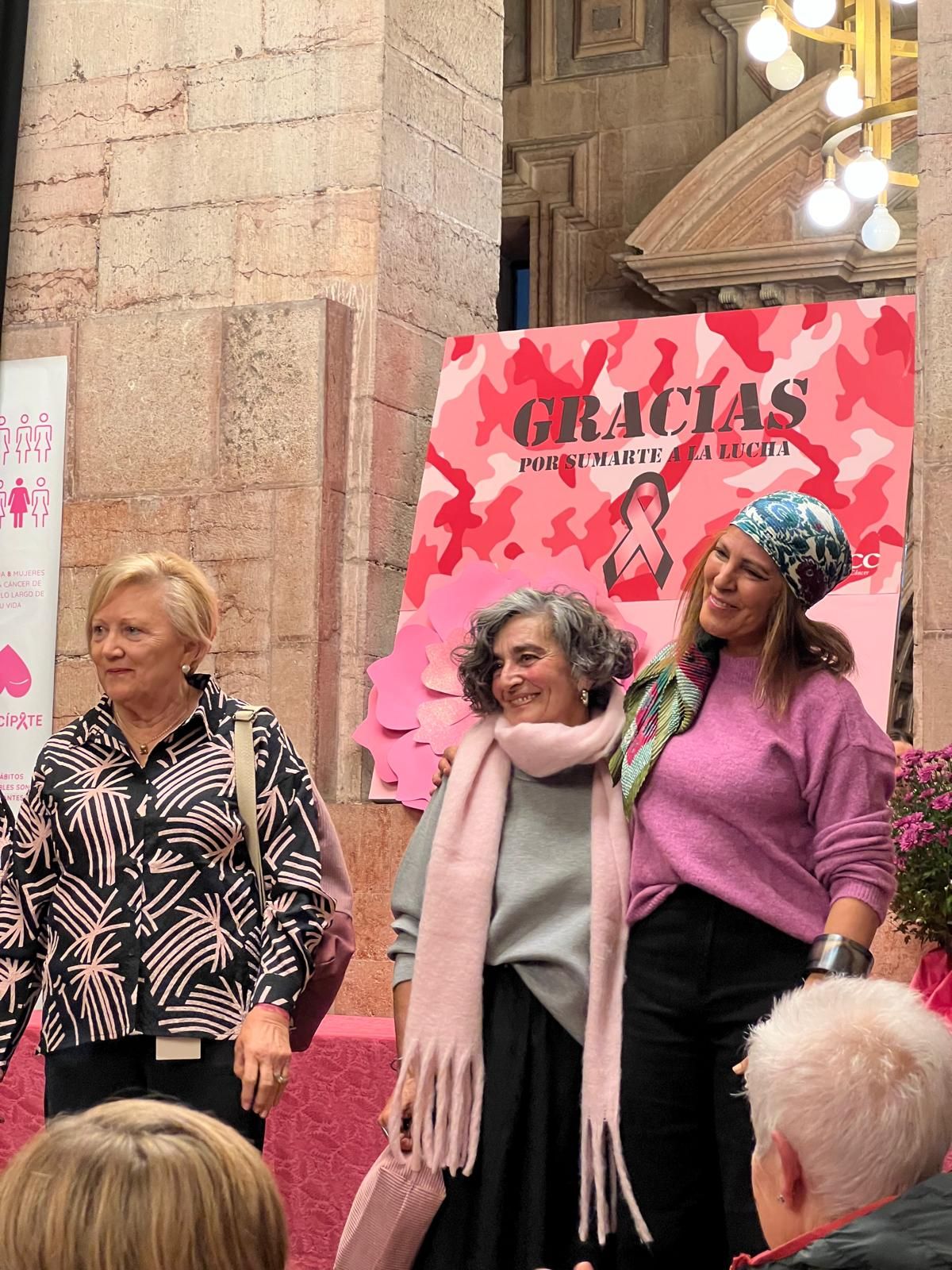 El desfile de moda solidario de Grado, en imágenes