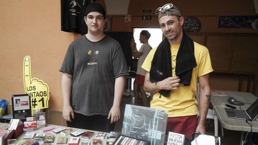 &quot;Publico cassets de grups de rap, electrònica i punk&quot;