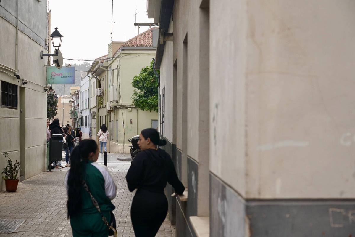 Redada de la Policía Nacional en el barrio de la Trinidad, en calle Jaboneros 18 y Plaza Bravo Redada de la Policía Nacional en el barrio de la Trinidad, en calle Jaboneros 18 y Plaza Bravo