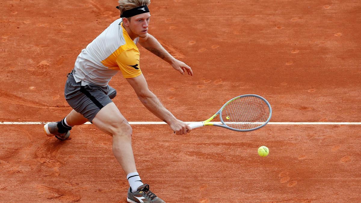 Davidovich, durante su partido ante Tsitsipas en Montecarlo.