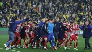 Resumen, goles y highlights Fenerbache 1 - 0 Olympiacos de la vuelta de cuartos de final de la Europa League