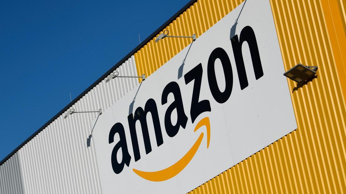 El logo de Amazon, en unas instalaciones de la empresa en Dortmund (Alemania).