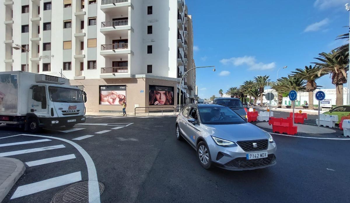 Cierre de la Avenida Fred Olsen. Los accesos se canalizan por la calle Guenia hacia Manolo Millares.