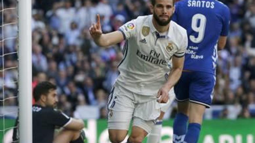 Nacho Fernández celebra el 3-0.