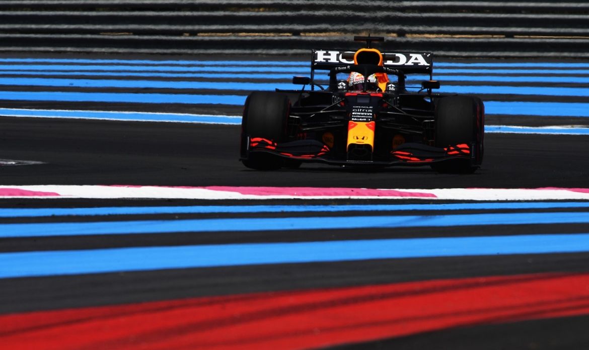 Verstappen, en acción en Paul Ricard