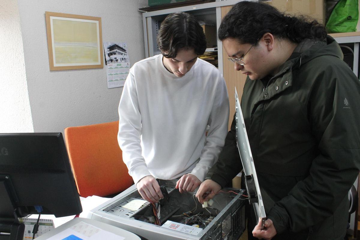 Así se despiden los alumnos en prácticas en el área de Cultura de Grado