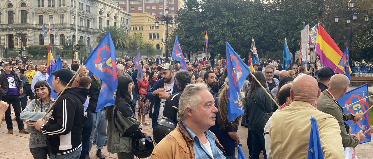 Manifestación antimonárquica en la Plaza de la Escandalera durante los premios “Princesa”