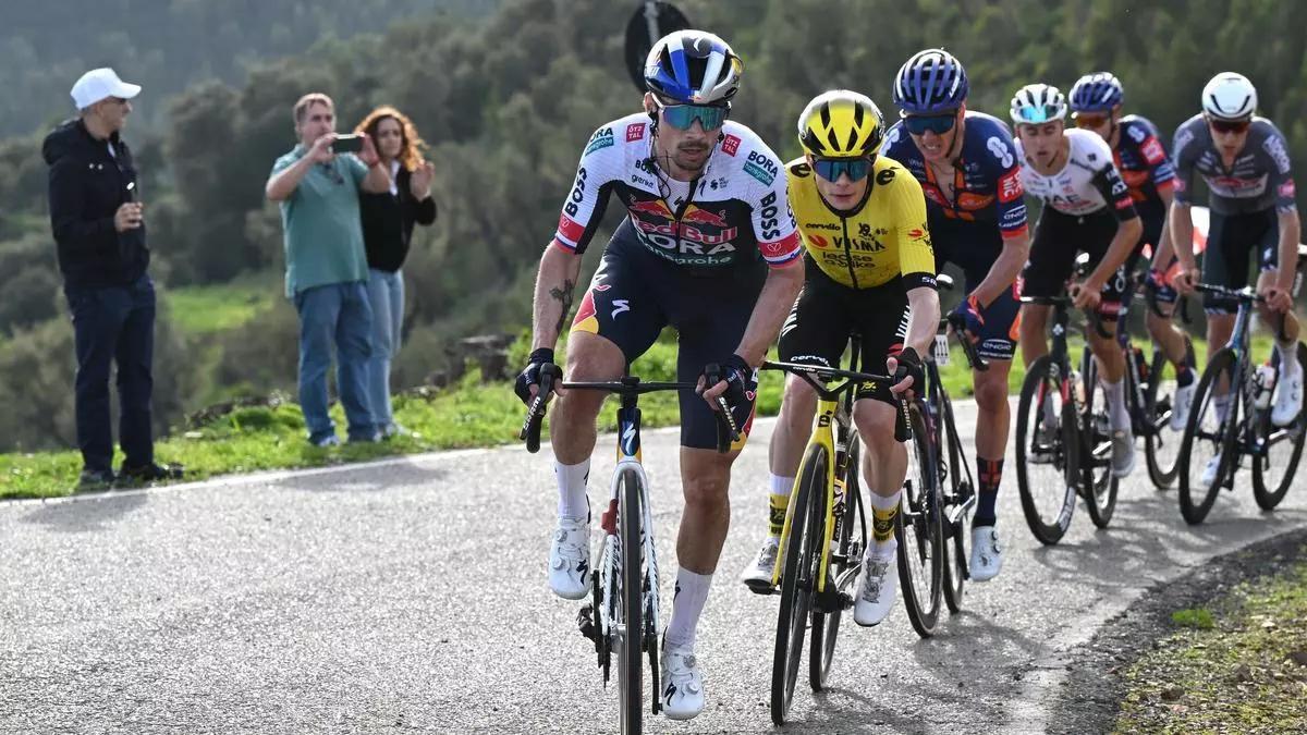 Primoz Roglic, por delante de Jonas Vingegaard, en la Volta al Algarve de este año