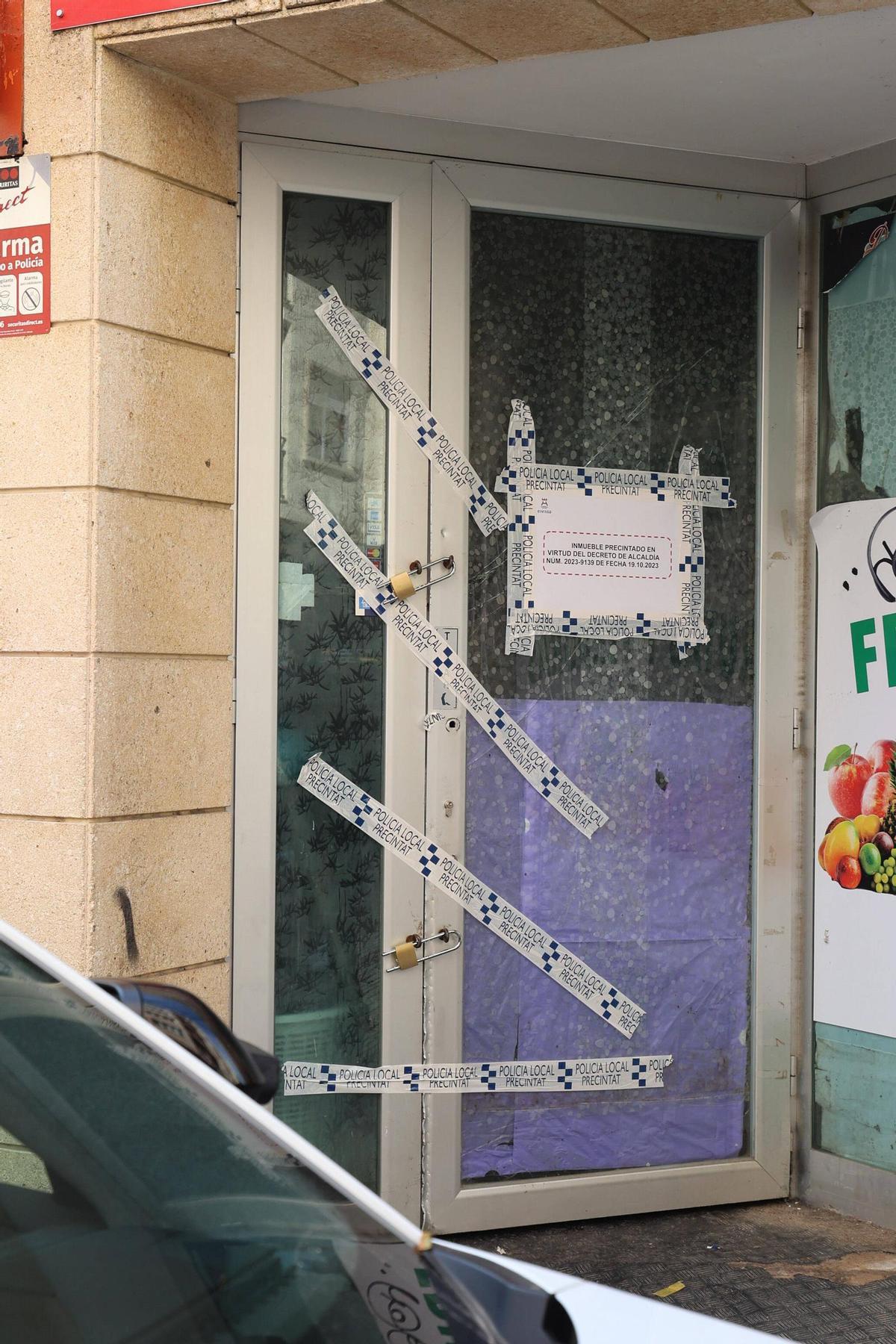 Todas las imágenes del desalojo en el local de Ibiza Todas las imágenes del desalojo en el local de Ibiza