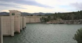 El agua acumulada en el pantano de Puentes, un balón de oxígeno