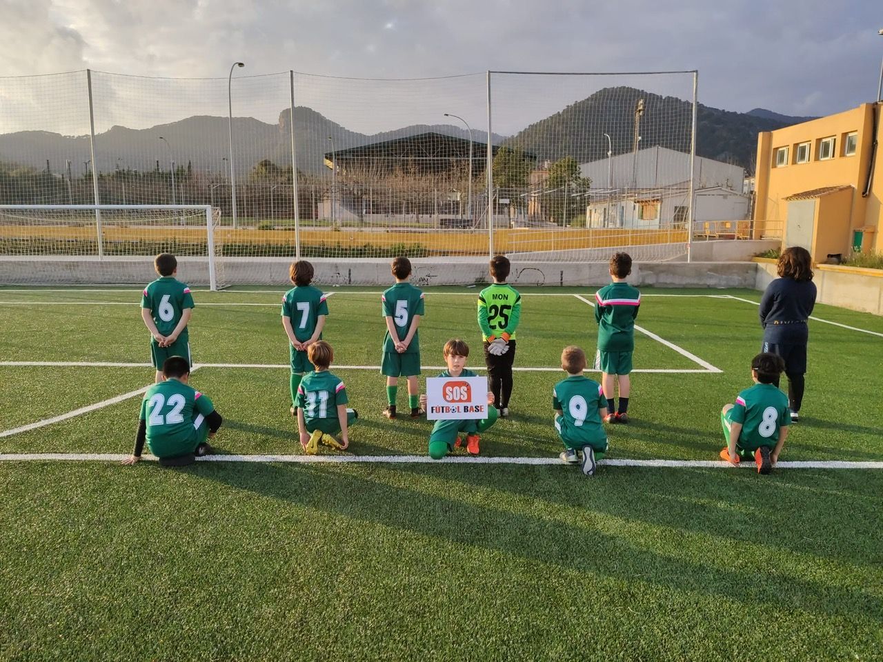 SOS fútbol base