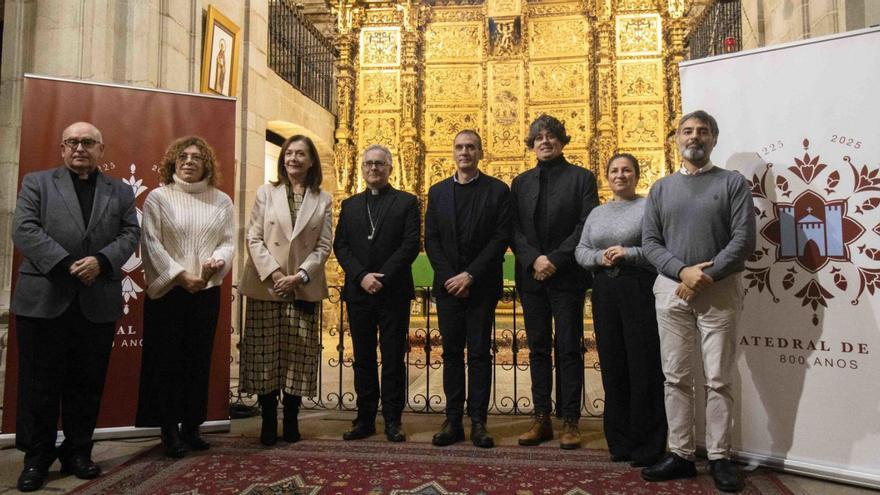 De izq. a dcha.: José Diéguez, deán de la catedral; Sonsoles Vicente, concejala de Educación, Cultura y Juventud de Tui; Elvira Larriba, subdelegada de Patrimonio; Antonio Valín, obispo de Tui-Vigo; Enrique Cabaleiro, alcalde de Tui; Samuel Diz, músico tudense; Ana Núñez, edil de Patrimonio; y Pablo Romero, presidente del Cineclub Tui.