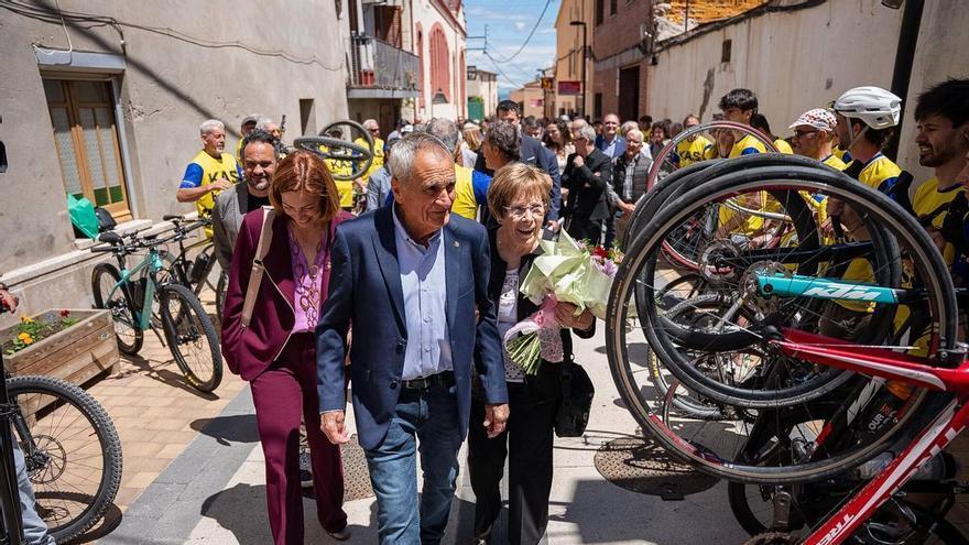Sant Salvador homenatja i emociona Josep Pesarrodona en el 50è aniversari del seu triomf a 'La Vuelta'