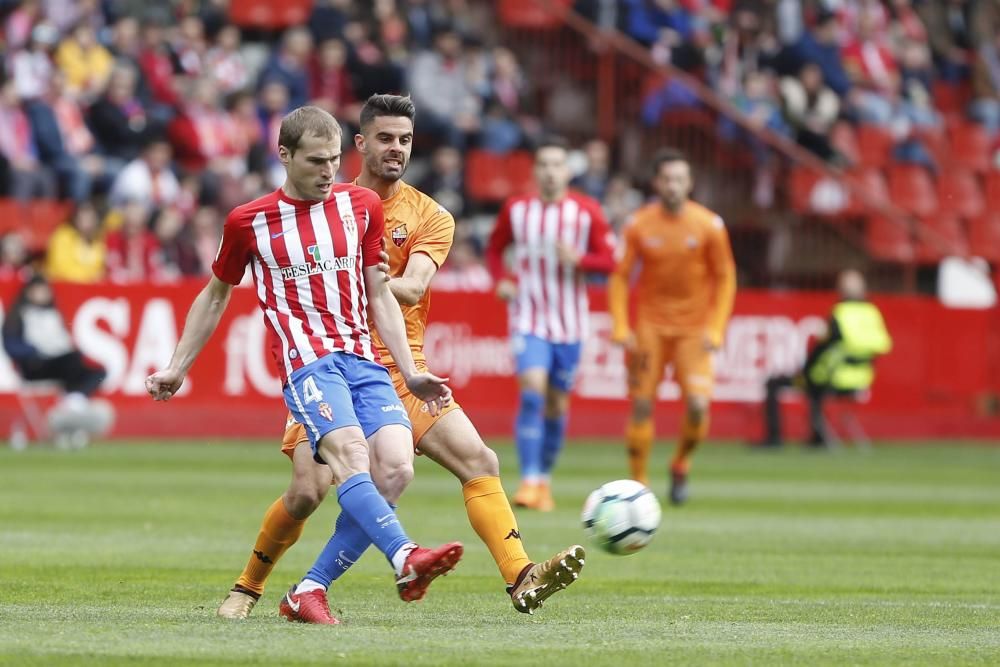 El partido entre el Sporting y el Reus, en imágenes