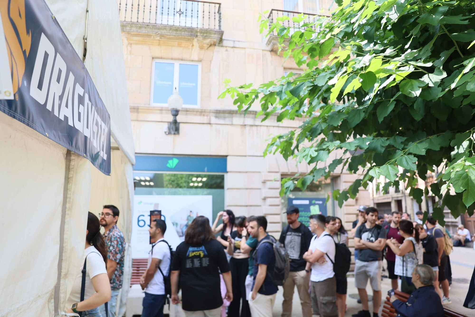 EN IMÁGENES: El multitudinario recibimiento a Brandon Sanderson