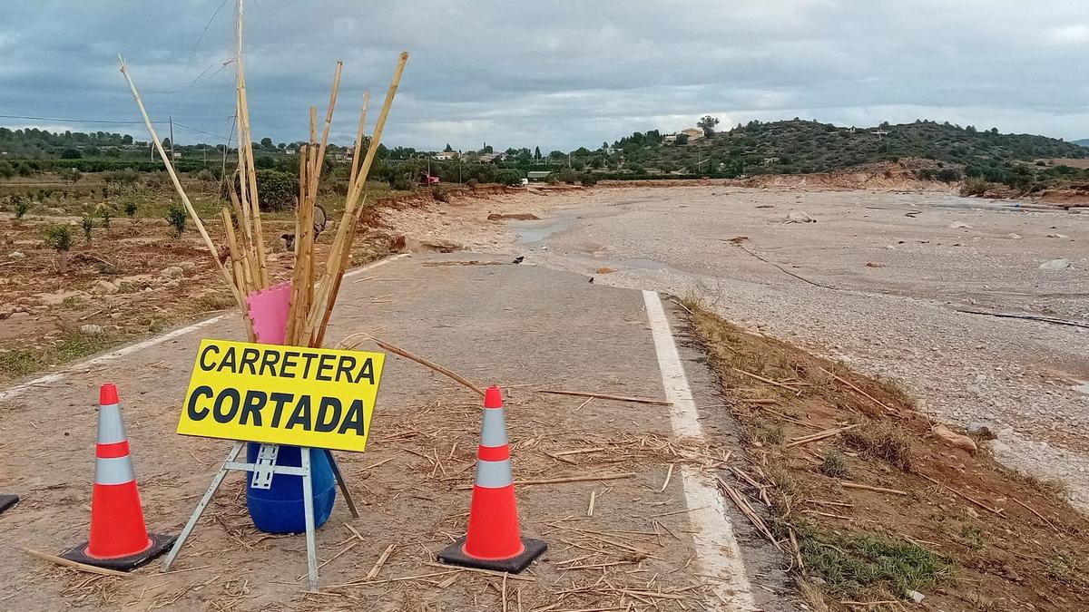 Tramo de la carretera entre Cheste y Loriguilla.