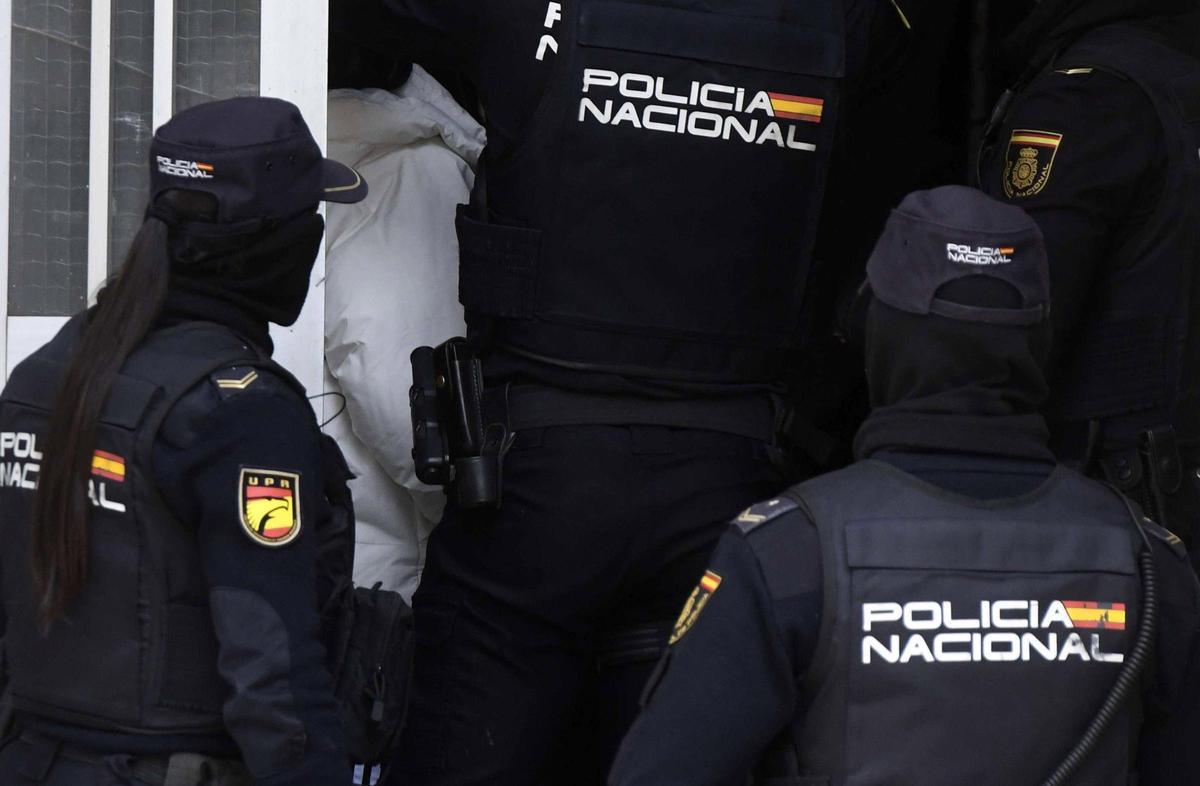Agentes de la Policía Nacional en una intervención