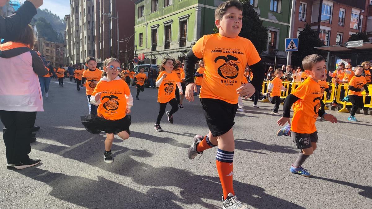 Un millar de personas en la Carrera Galbán de Mieres, ¿estuviste en la prueba?